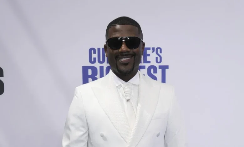 There may be a reason for Ray J's 'bloody' eyes in concert