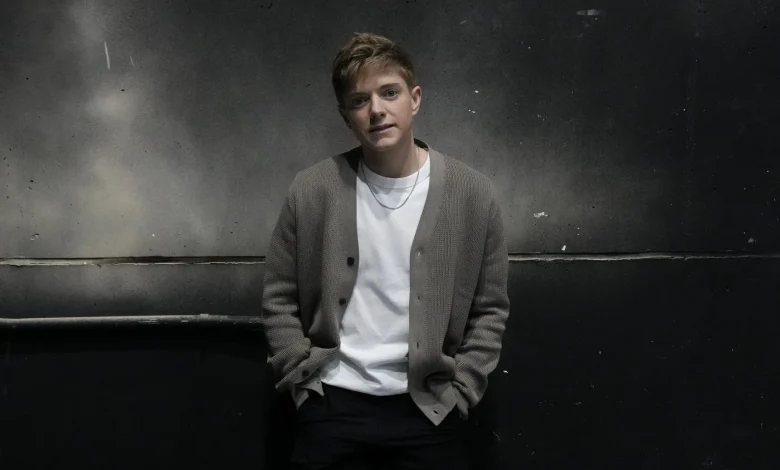 Toronto-born comedian Mae Martin signs first-look deal with Netflix