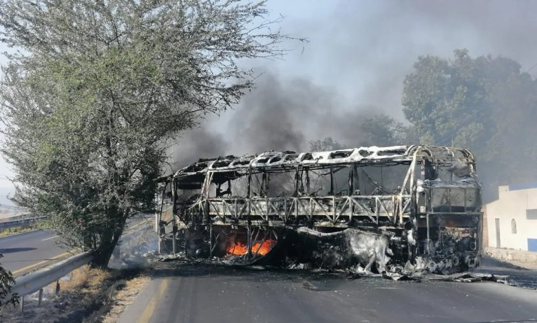 Tras operativo en Tapalpa, Jalisco, se desatan enfrentamientos y bloqueos al menos cuatro estados