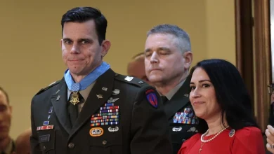 Trump awards Medal of Honor to pilot in Maduro raid