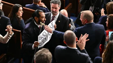 Trump’s State of the Union draws Democratic protests : NPR
