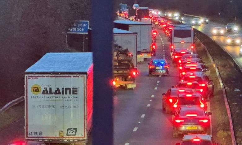 Two injured after two-car crash on M2 between Faversham and Sittingbourne