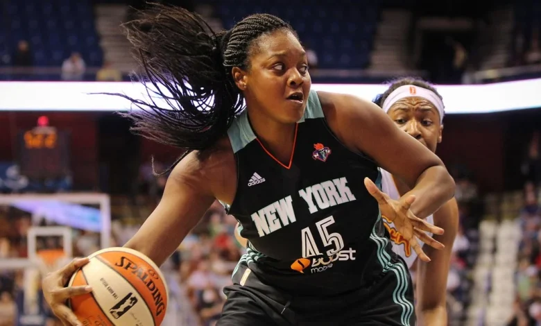 Two-time WNBA champion Kara Braxton, 43, dies in solo car crash near Atlanta