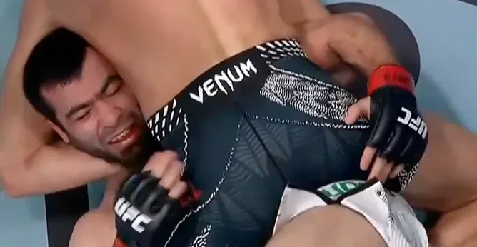 UFC Vegas 113 video: Jakub Wiklacz forces Muin Gafurov to tap out just before final horn