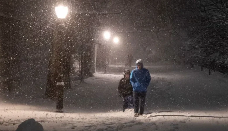 Última hora de la tormenta de nieve en EE.UU.: bomba ciclónica, vientos, cancelaciones, cortes de energía y más