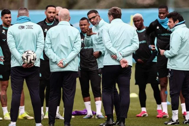 « Un club qui peut amener des émotions immenses » : entre diagnostic et projection, les premières heures de Beye comme entraîneur de l'OM