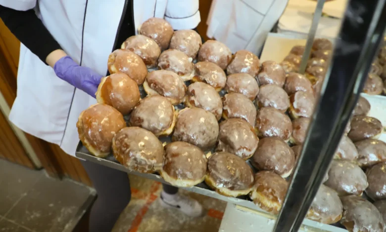 "Uzasadniona cena". Cukiernik mówi, ile musi kosztować pączek