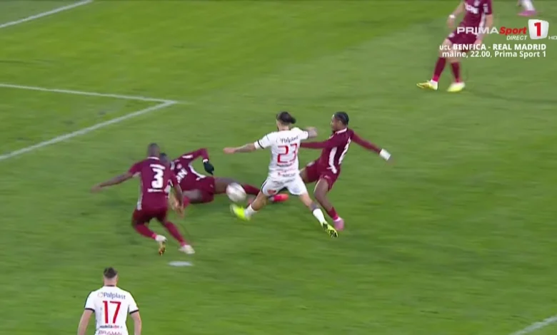 VAR a intervenit de DOUĂ ori la aceeași fază în Hermannstadt - CFR Cluj » Andrei Chivulete, pus în încurcătură