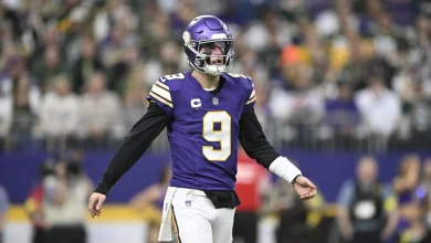 Vikings "exploring every option" at quarterback