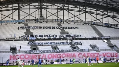 Virages vides, banderoles offensives contre le board marseillais: l'accueil hostile du Vélodrome pour OM-Strasbourg