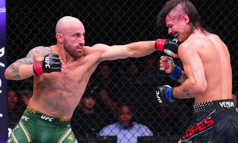 Volkanovski outclasses Lopes to retain title at UFC 325