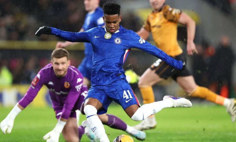 WATCH: Worse than Palmer? Estevao misses another SITTER for Chelsea