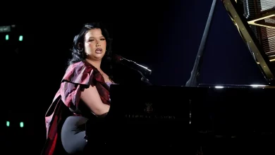 Watch Lola Young Perform “Messy” at the 2026 Grammys