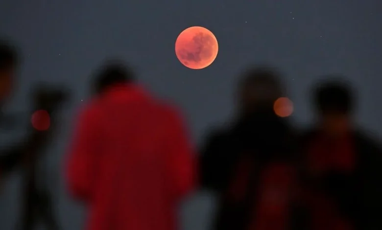 Where to see the total lunar eclipse in the early hours of March 3