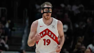 Why Raptors' trade deadline approach is complicated by Jakob Poeltl's status