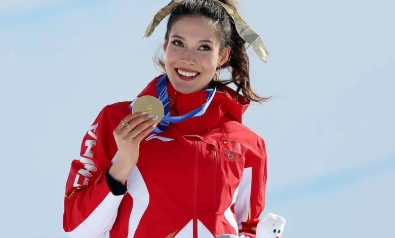 Winter Olympics 2026 live updates: Eileen Gu defends gold in women's freeski halfpipe; closing ceremony later today