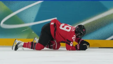 World's Best Women's Hockey Player Just Got Hurt