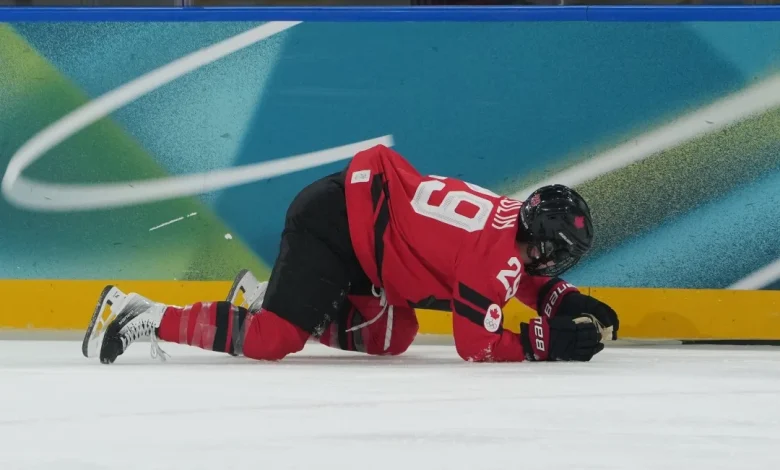 World's Best Women's Hockey Player Just Got Hurt