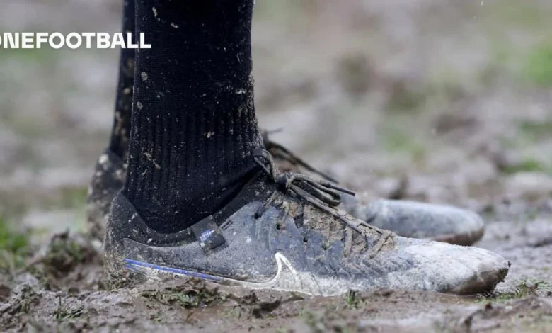 🙈 ¡Peor que en la liga regional! Un club de la Premier se hunde en el barro