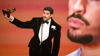 ¿Llevaba Bad Bunny un chaleco antibalas debajo del esmoquin de Schiaparelli?