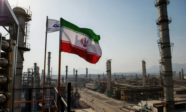 فايننشال تايمز: إيران تعرض "فرصة تجارية ضخمة" على شركات أمريكية