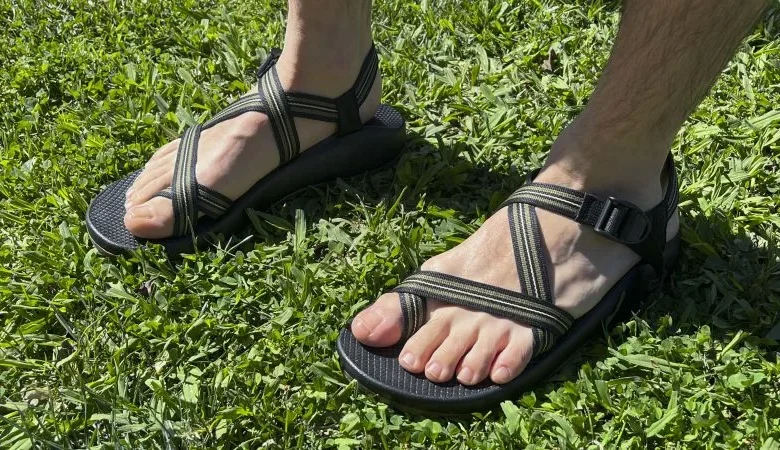 15 best arch support sandals, per podiatrists
