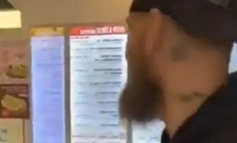 2 'no longer' at Smoothie King after refusing service to man in Trump shirt