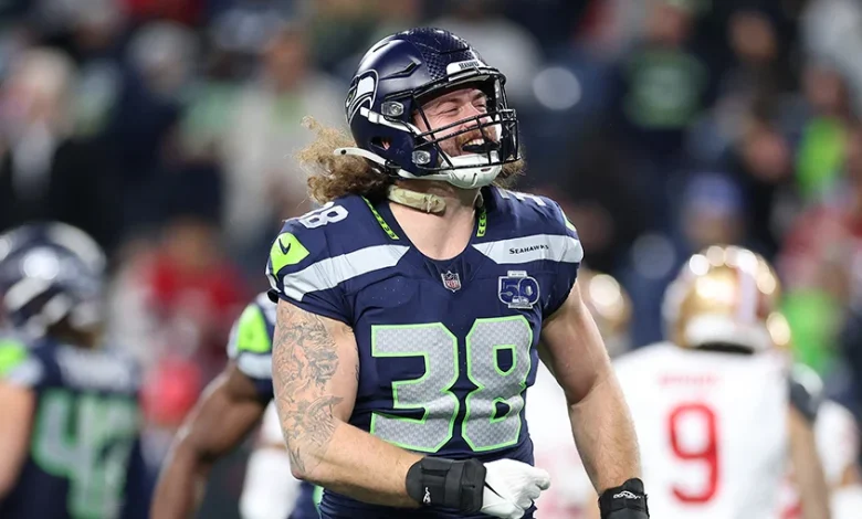 3 Seattle Seahawks become unrestricted free agents