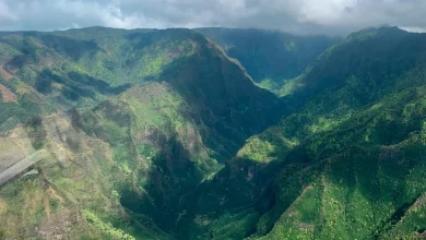 3 killed in helicopter crash on Kauai's Na Pali Coast