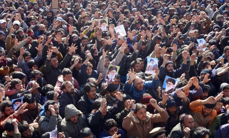 8 killed in pro-Iran protest at US consulate in Pakistan's Karachi