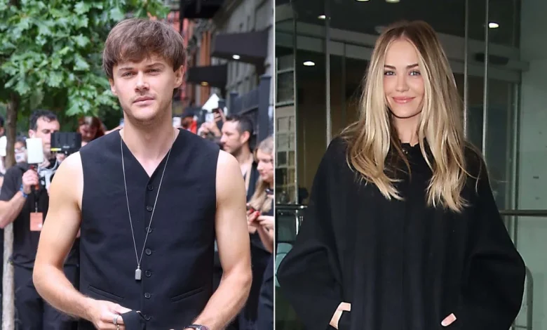 A Holiday Rom-Con…rad