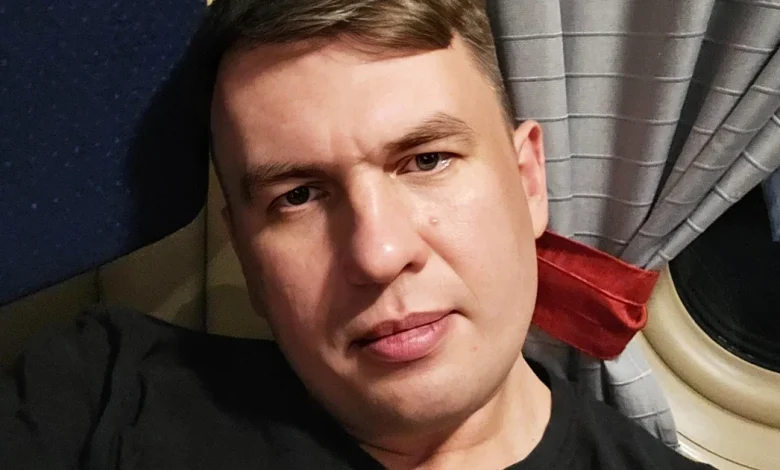 A Kremlin loyalist suddenly turned against Putin. A day later, he was in a psychiatric hospital.