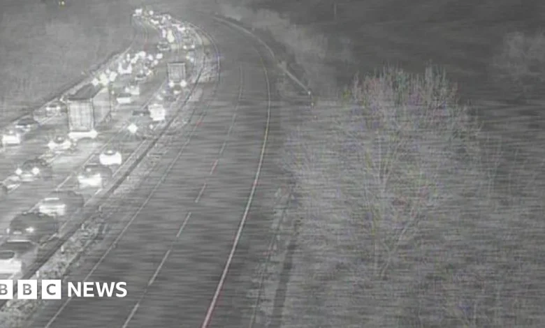 A14 in Suffolk partially shut after two lorries crash