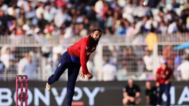 Adil Rashid takes it slow and makes batters go oh no