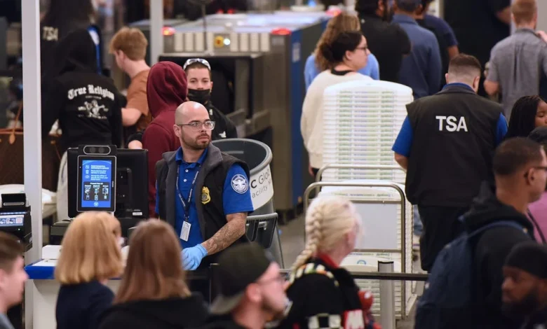 Airline CEOs Slam $0 TSA Paychecks in Government Shutdown
