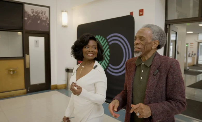 André De Shields, LaChanze receive archival walk-through at Schomburg Center