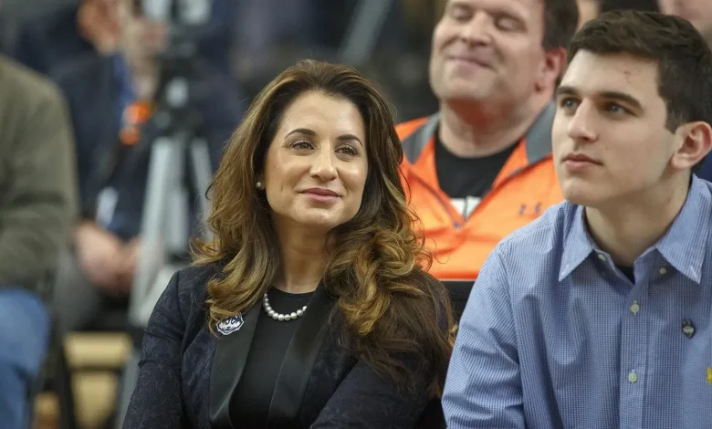 Andrea Sirakides Hurley, Dan Hurley’s Wife: 5 Fast Facts You Need to Know