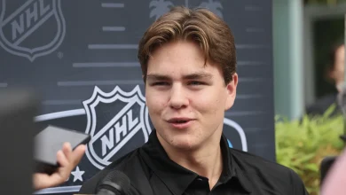 Anton Frondell to make Blackhawks debut next to Connor Bedard: 'He can handle it'