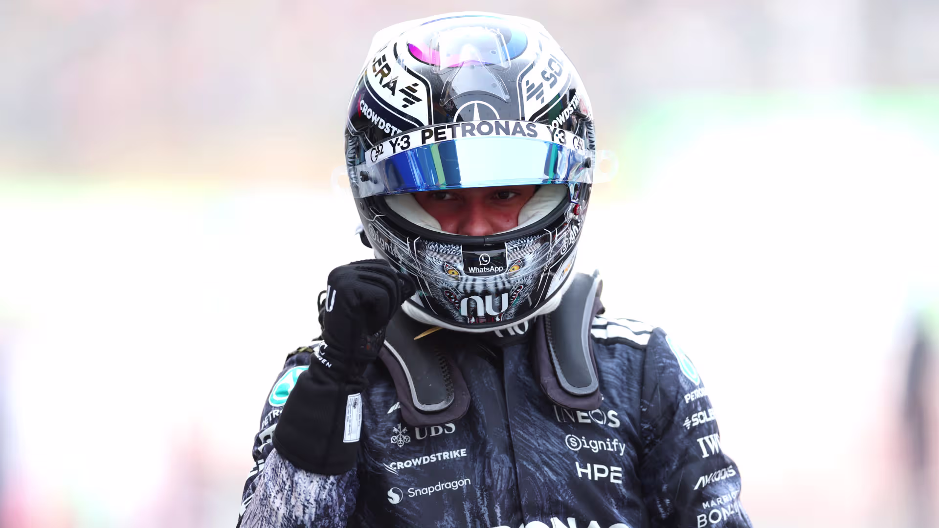 Antonelli clinches pole ahead of Russell in Japan