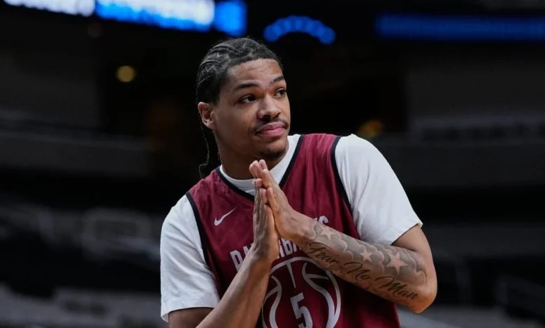 Arizona and Arkansas Sweet 16 matchup will be 1st with freshmen as both team's top 2 scorers