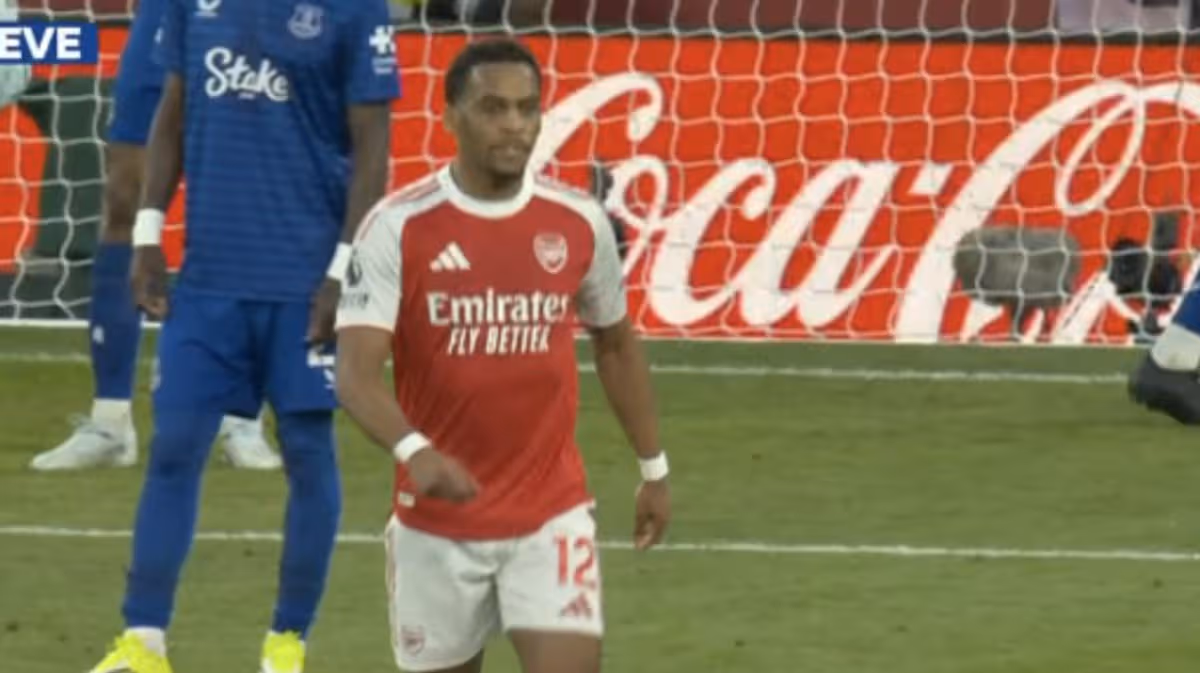 Arsenal handed huge Premier League blow as Jurrien Timber limps off against Everton