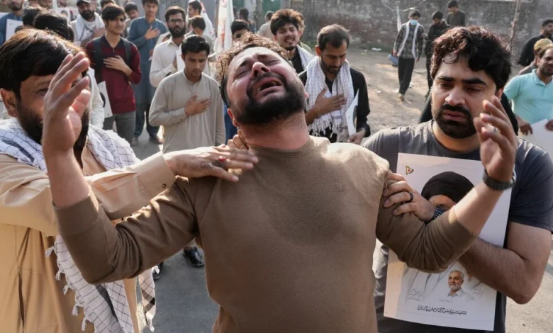 At least 6 killed as Shiites storm US Consulate in Pakistan over killing of Iran's supreme leader