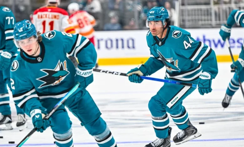 BREAKING: Sharks Re-Sign Sherwood | San Jose Hockey Now