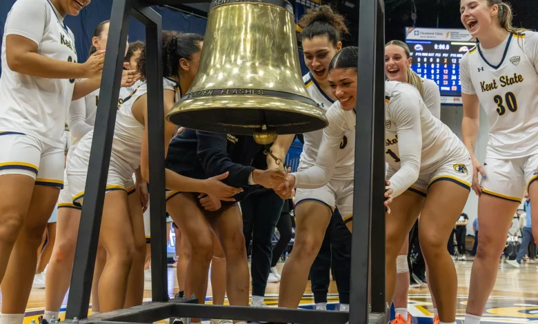 Babbitt’s 27 leads Flashes to senior day win over Broncos