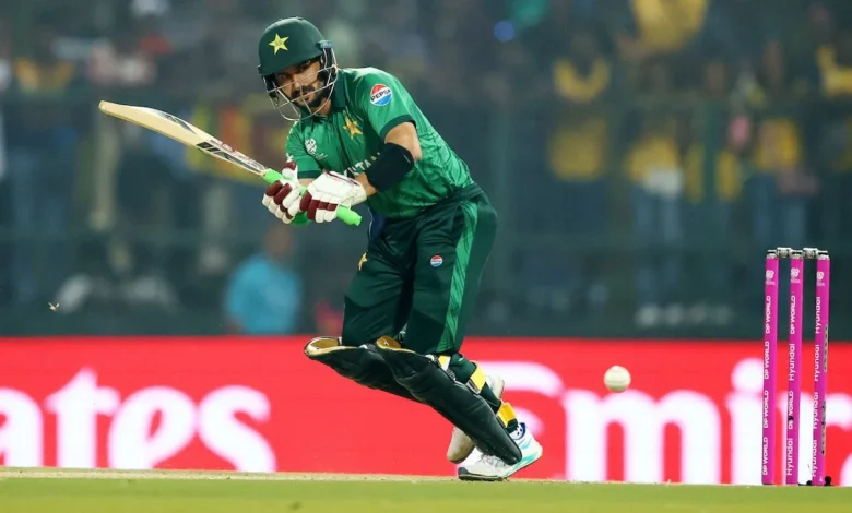 Bangladesh opt to field, Pakistan hand four debuts