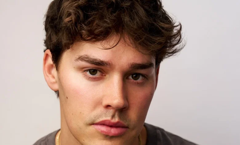 'Baywatch' TV Series Casts Noah Beck As Luke