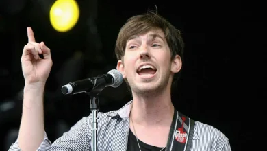 Beach Boys replace Bruce Johnston with Instagram singer