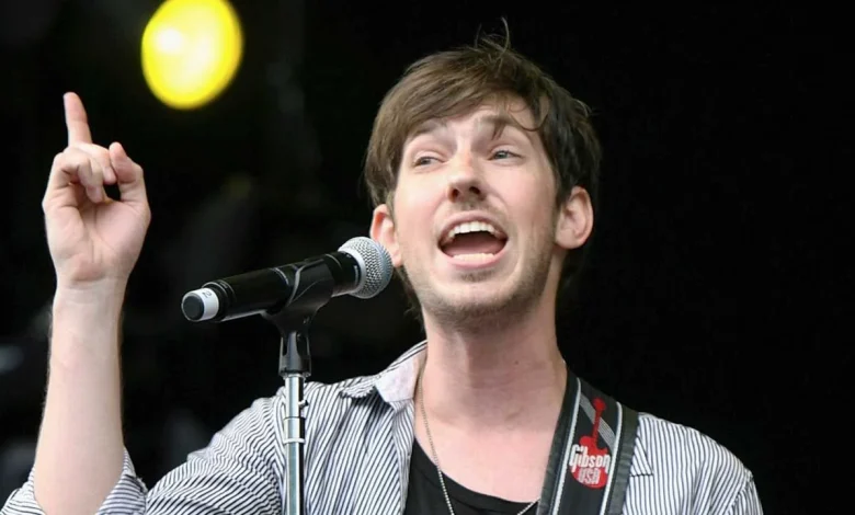 Beach Boys replace Bruce Johnston with Instagram singer