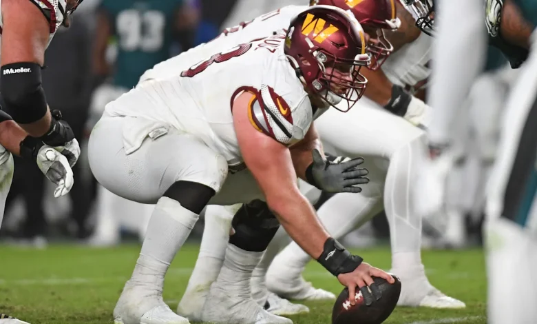 Bears' free-agent center target signs with Chargers