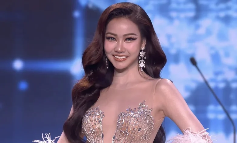 Beauty Queen Loses Her Veneers on Stage Mid-Pageant